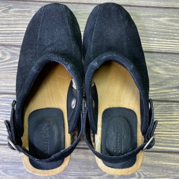 Simple Wooden Clogs - Picture 3 of 7